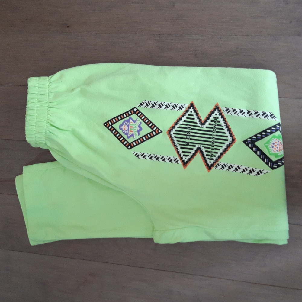 🇨🇦***Vintage bright green sweatpants